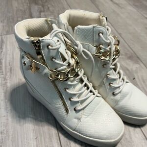 Shoe Dazzle White and Gold Sneakers with Chunky Design